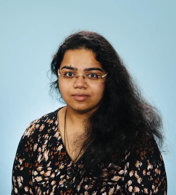 chaitali_s._daglli headshot